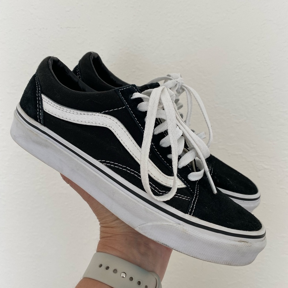 VANS Old Skool Sneakers- Womens Sz 8- Gently Used